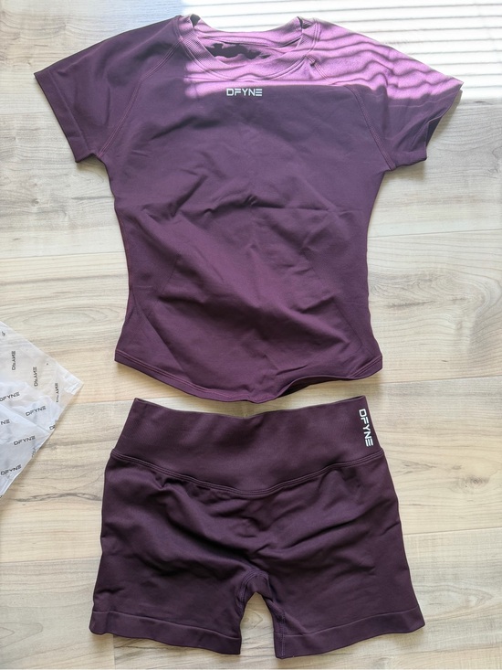 Dfyne Pants - DFYNE women workout set as new